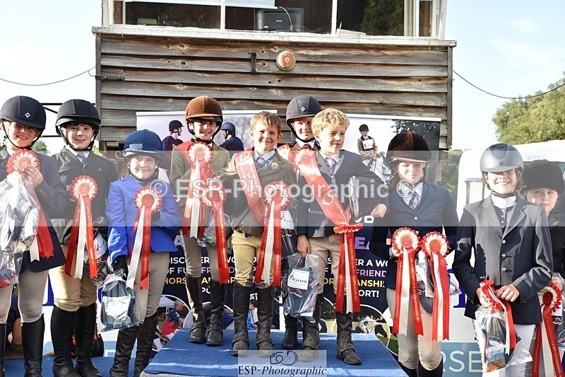 230824-183334-07087 - Thursday 40 and 50cm Presentations