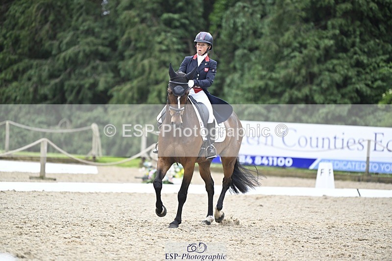 000101-204919-04233 - 409-MHS_SEVENTEEN-Rosalind_Canter