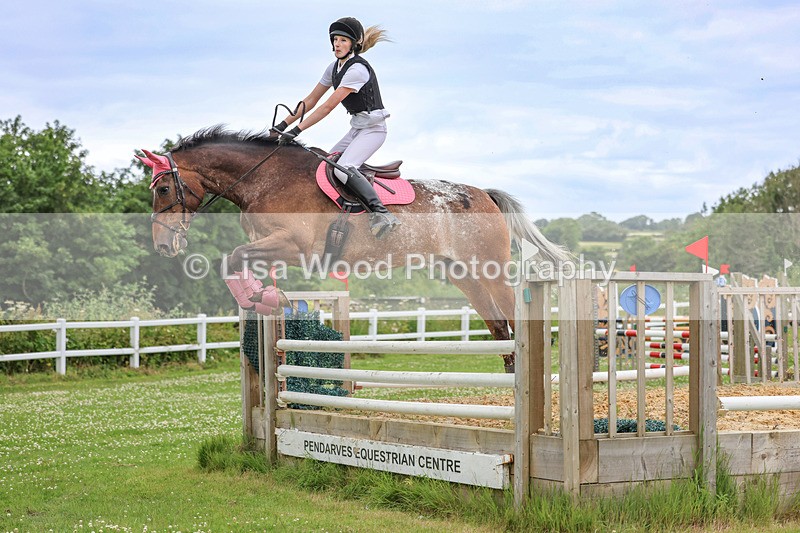 3E7A3673 - Class 6: Hawkins Motors Senior 1.00m Derby