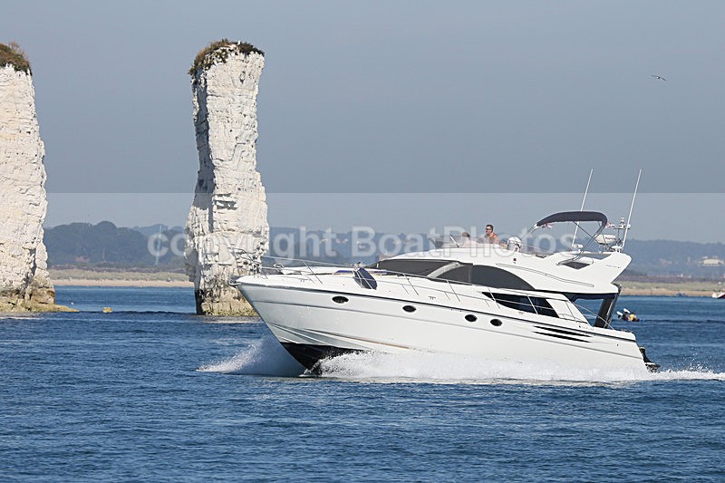 160830 FIFTY FIFTY - FAIRLINE PHANTOM Y92A7612 - Flybridge Cruisers
