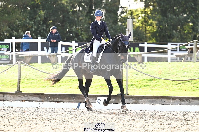 251023A-151029-05683 - B-162-Elle.Slack