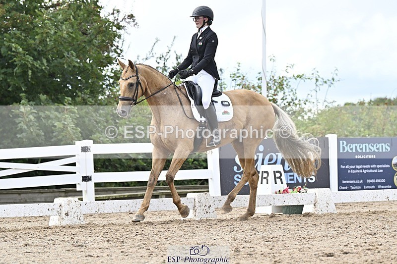 250907-170301-10872 - 054-Amy.Louise.LloydDiva.Royale