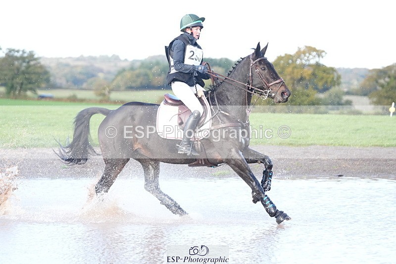 251024A-150929-13098 - C-230-Ciara.O.Connor