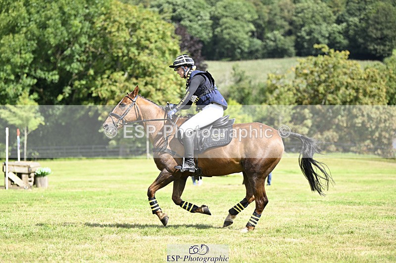 240825X-113806-32574 - 70cm XC 11.00 to 12.00