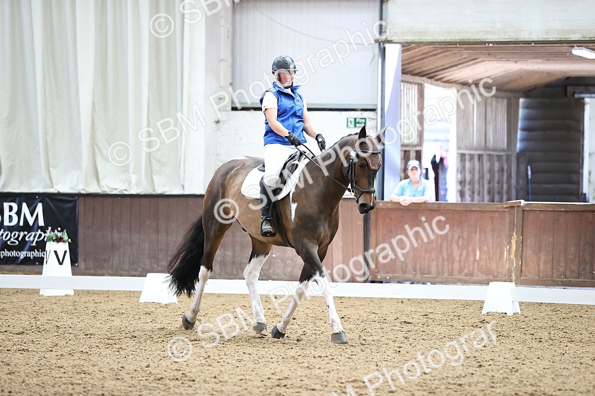 SBM_001805 - Novice 4 - 11.15-13.22