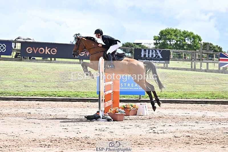 250731-113053-00579 - Cls 02 Snr Fox 1st Rnd