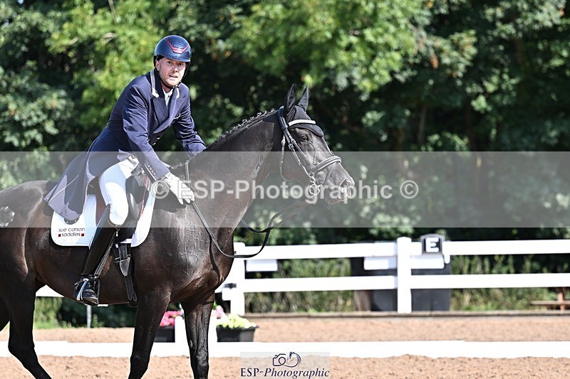 250816-102022-02422 - 046-Martyn.HumphreyIsabeau.May