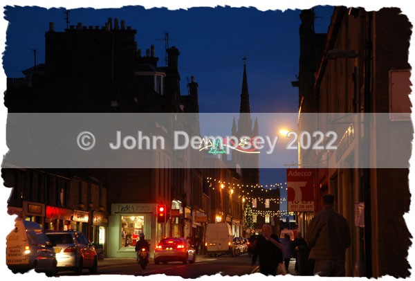 Looking From Murray Street - Christmas in Montrose