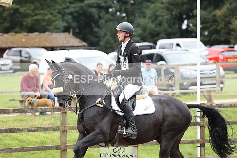 240804-142206-15832 - 616-Max_Forster-HEVANS_ROYAL_REVOLUTION