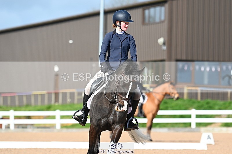 240323A-151103-02396 - UnA Novice 28