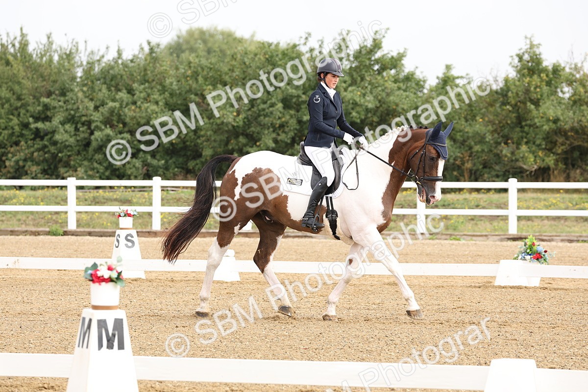 SBM_005443 - Class 6 - Novice 6 - 9.30-10.12