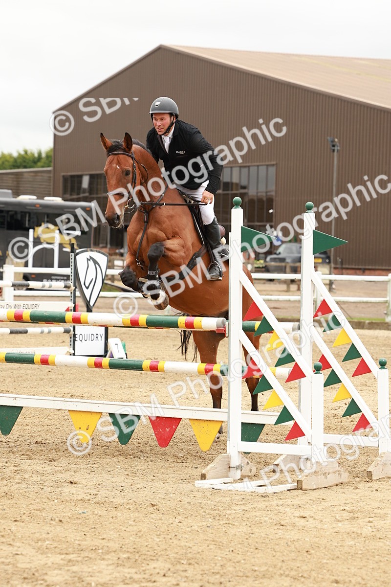 1I0A7919 - Class 5 - Senior Foxhunter 1.20m