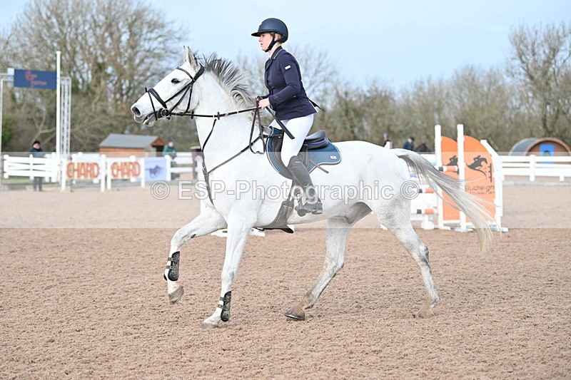 231208A-123035-00718 - Cls 5 Newcomers & 1.10m Open