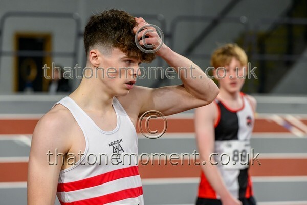 CombiMast25-913421 - Track Male Set One