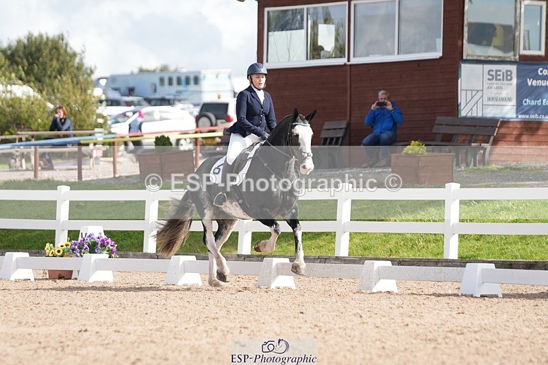 250906-105238-01566 - 061-christine.harrisonRed.Flair