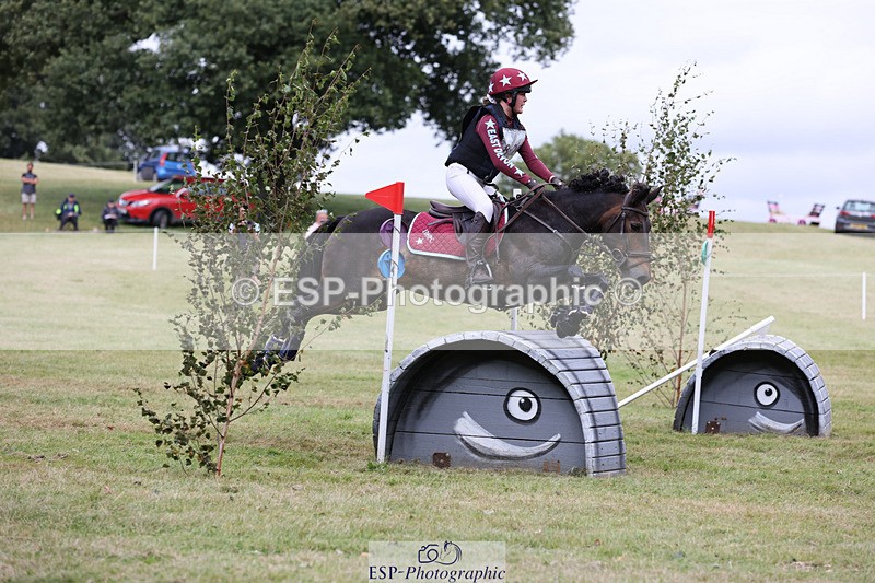 240825X-161231-36435 - 80cm XC 15.30 to 16.30