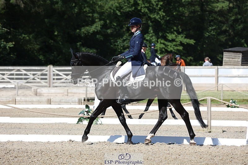 230526-100359-05174 - 358-EQUADOR_MW-Toots_Bartlett-WEDTrotUp+DR