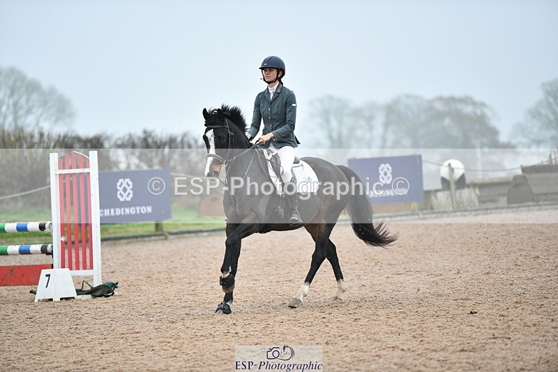 241102A-110806-04198 - SAT Cls 9 British Novice and 90cm Open