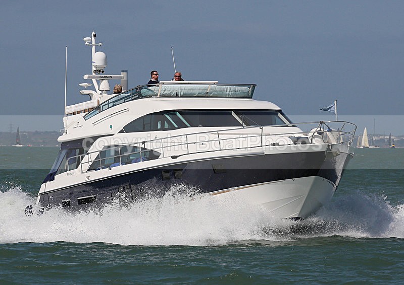 140413 FAIRLINE SQUADRON WT7A5057 - Flybridge Cruisers