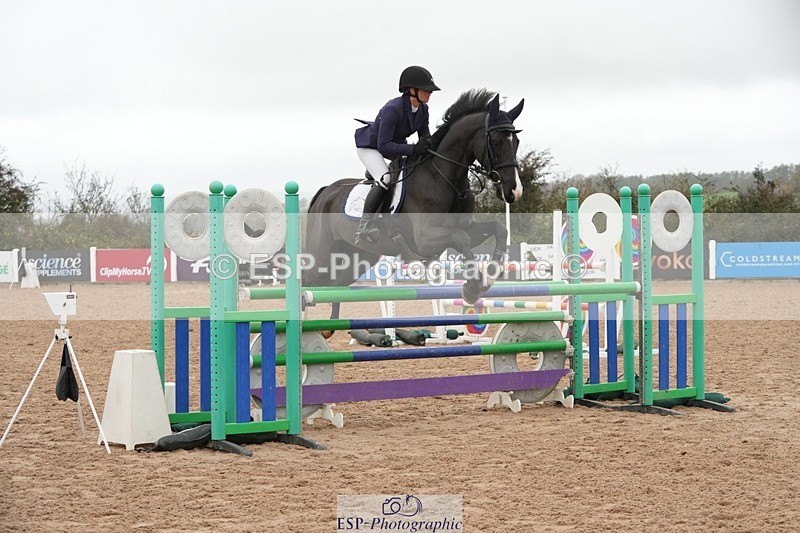 251109-112154-03531 - Cls 20 Newcomers and 1.10m Open