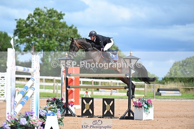 230721A-160753-07627 - Cls 10, 2 Star Big 1.45m Start to break