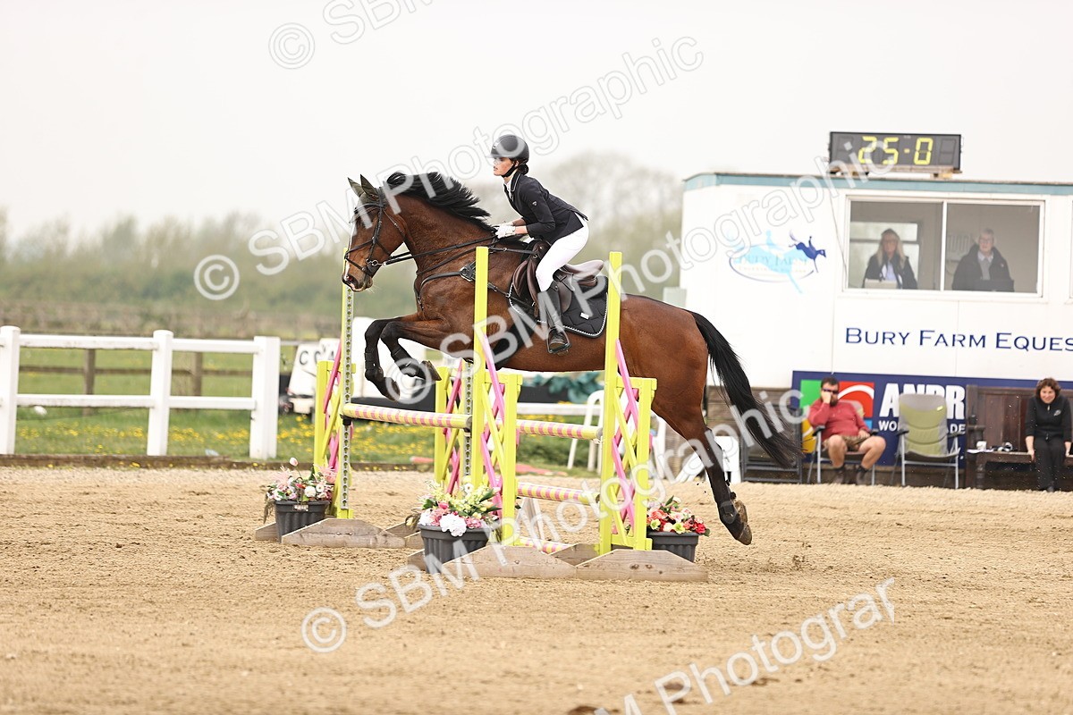  - Class 15 - Senior British novice - 90cm