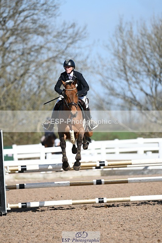 250330-102710-06116 - Cls 32 British Novice and 90cm