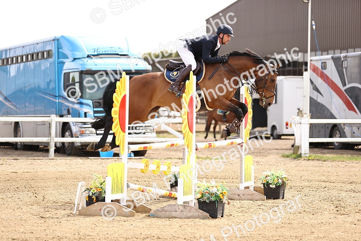 SBM_002287 - Class 11 - Senior newcomers - 1.10m