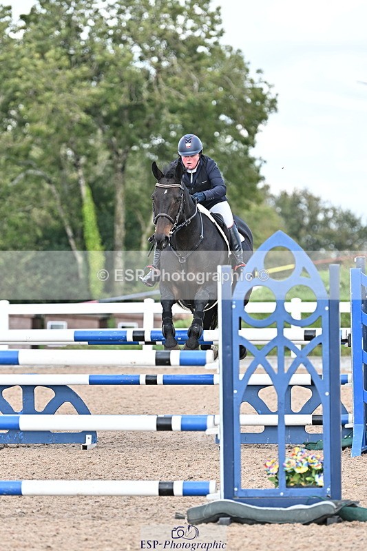 241005A-123714-03728 - SAT Cls 18 1.05m Amateur Quali