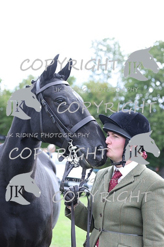 APP_2637 - Class 9 Veterans in hand