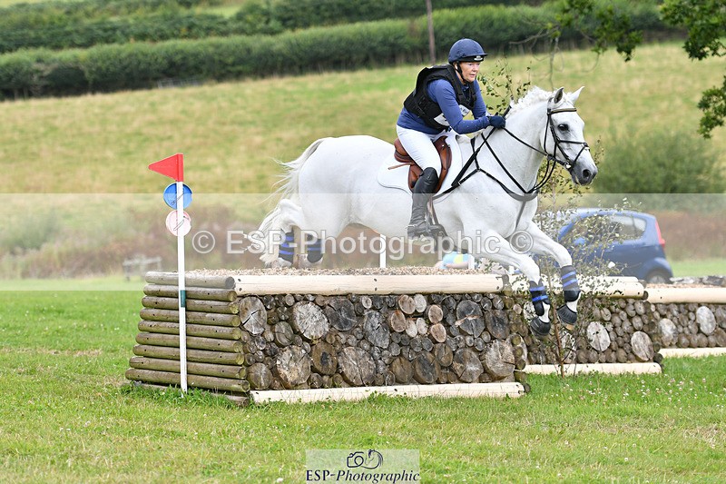 240804-131003-13706 - 455-Nicola_Horsley-Gubbins-RATHNAGREW_GREY_TEX