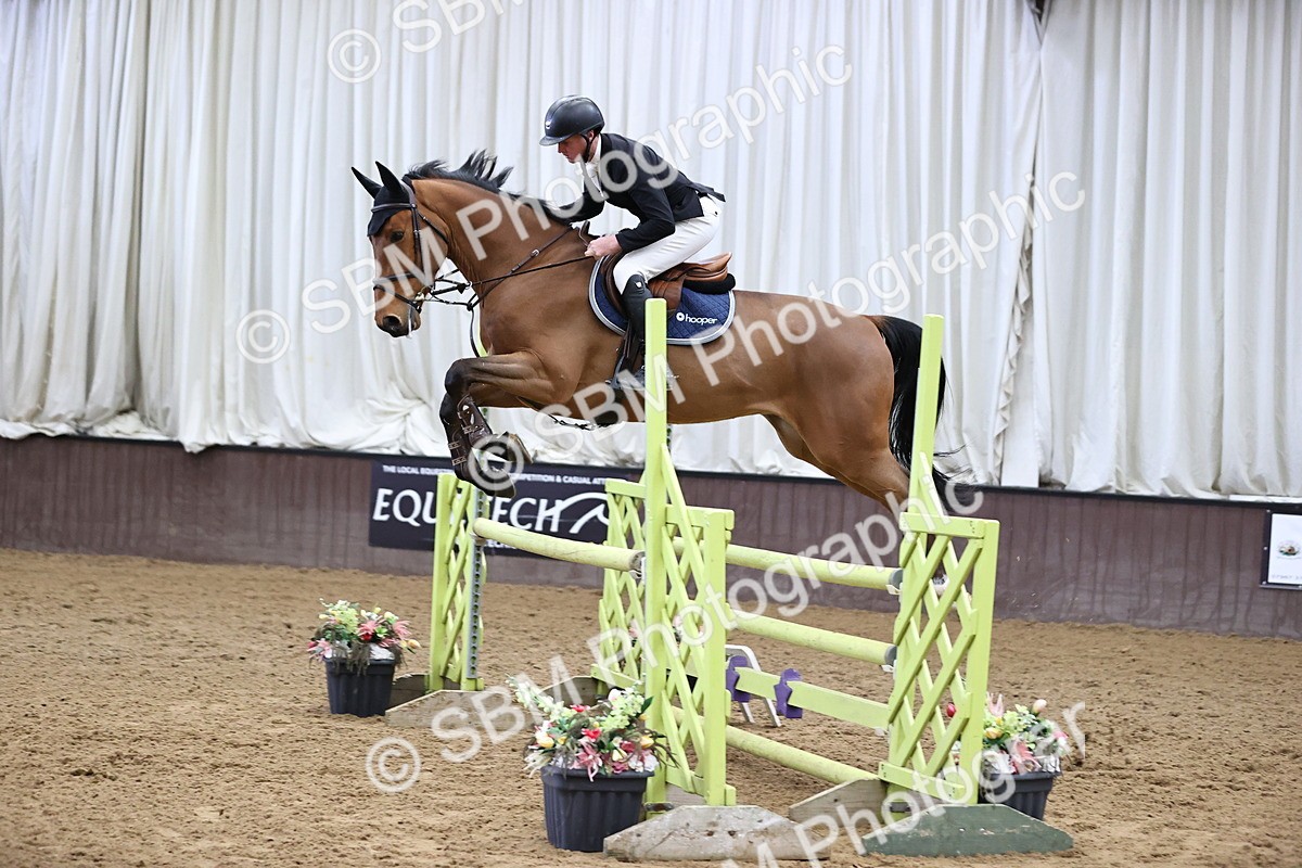 SBM_001911 - Class 4 - Senior Newcomers - 1.10m Open