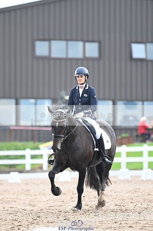 250907-124936-08457 - 005-Jessica.AllenHendrewen.Desert.Lady