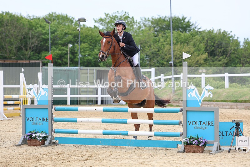 3E7A8493 - Class 4: Senior British Novice/90cm open