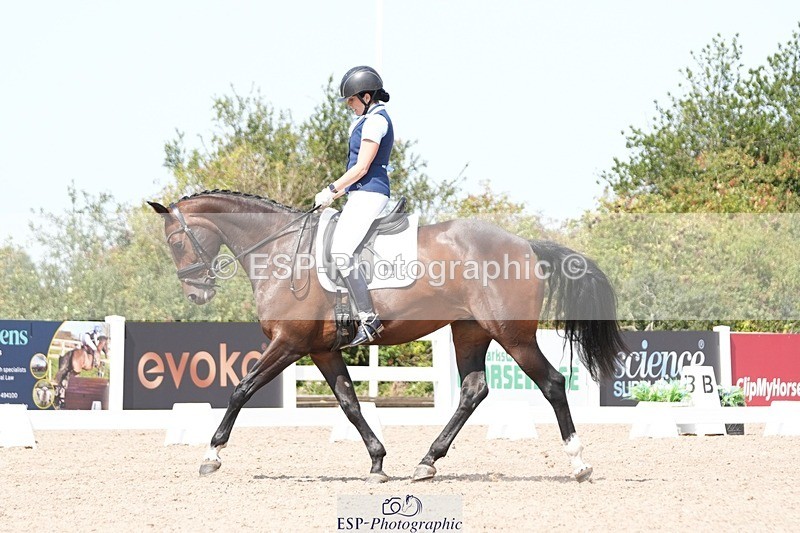 250817-125842-09532 - 052-Marcela.PomphreyLinkeltje.DE.J