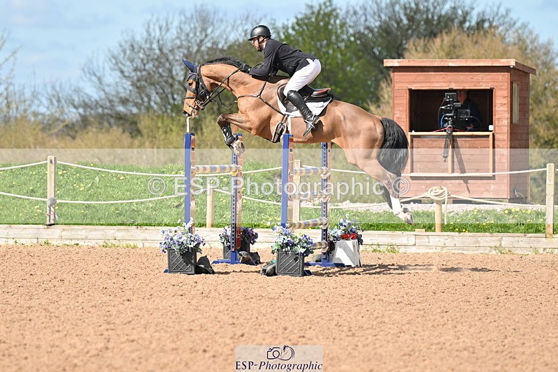 240418A-110307-02429 - Cls 5, 2 Star Medium Tour 1.35m