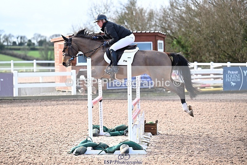 260128-103843-00130 - Clear Round & Brit Nov 90cm