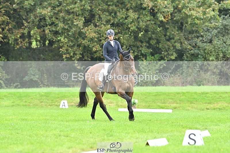 241024-143117-04327 - 582-Courtney.Romcke-JD.ON.THE.ROCKS