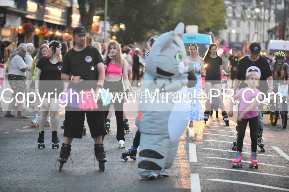 SH4_4040 - Carnival Procession.