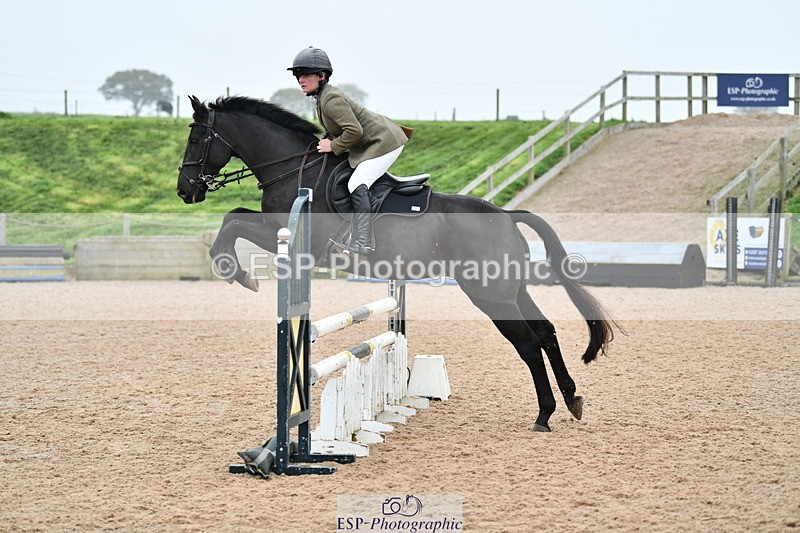 241102A-105723-04140 - SAT Cls 9 British Novice and 90cm Open