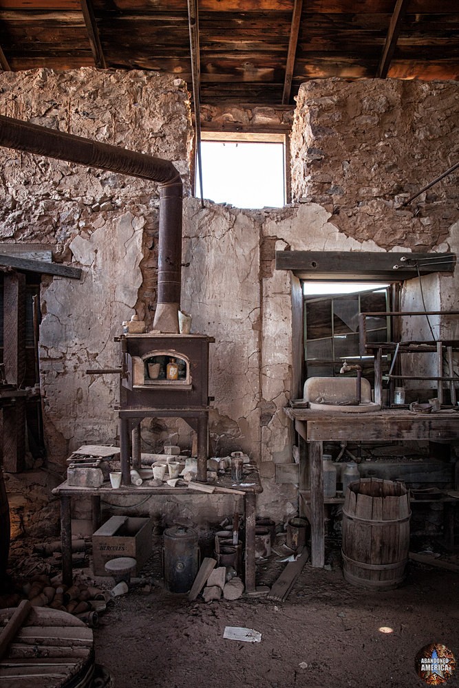 Vulture City, Arizona | Old Stove - Vulture City