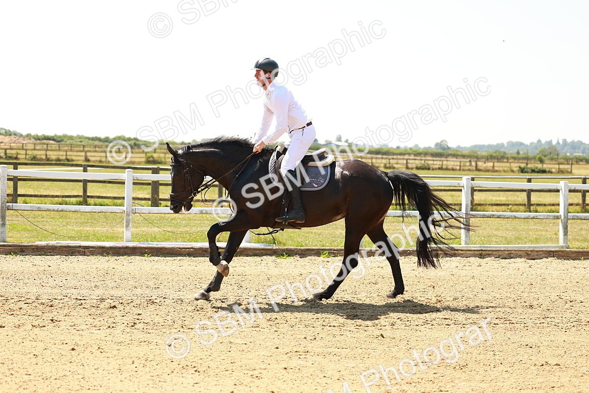 SBM_001457 - Class 4 - Senior Newcomers - 1.10m