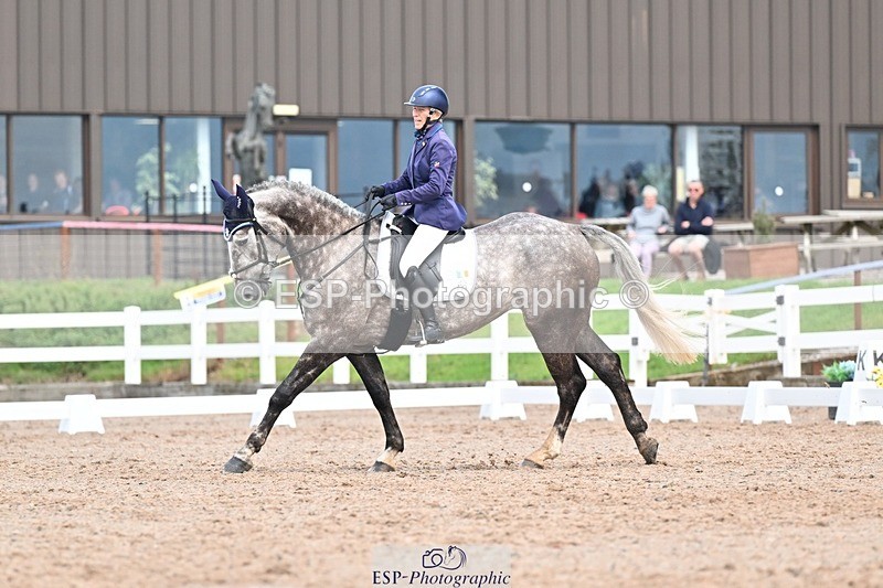 250907-133511-08538 - 008-Caroline.LynchHio.Easter.Rose