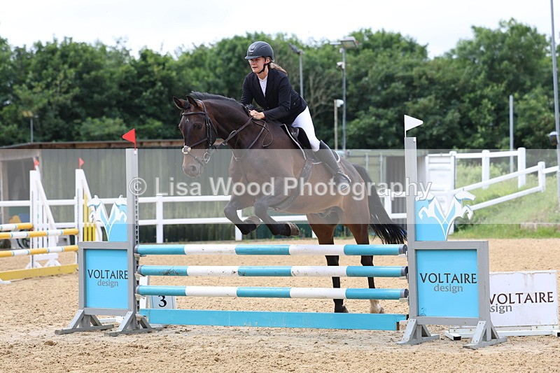 3E7A5946 - Class 4: Senior British Novice/90cm open