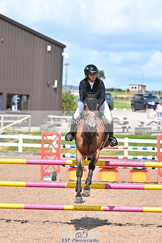 240619A-152538-00798 - Cls 5 Snr Foxhunter and 1.20m Open