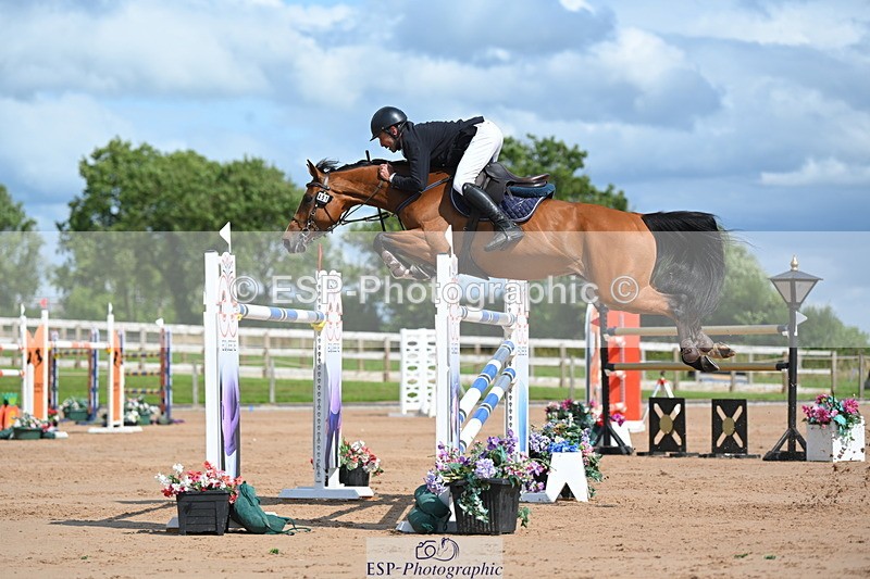 230721A-160427-07596 - Cls 10, 2 Star Big 1.45m Start to break