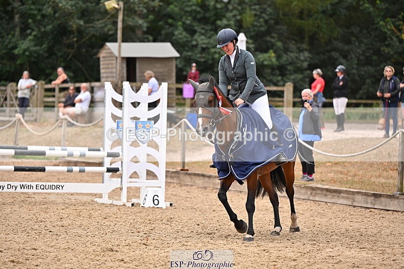 250817A-111200-04044 - Cls 16 Snr British Novice