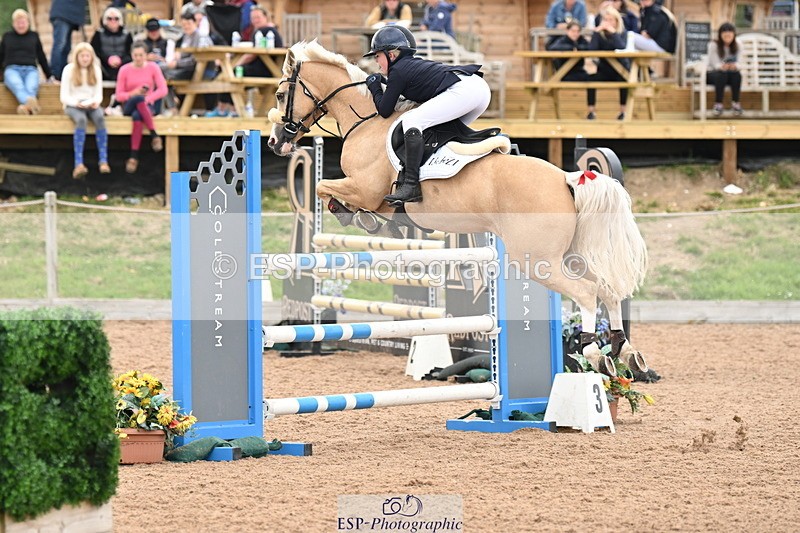 240630A-140045-13957 - Cls 25 HOYS 138cm Qualifier