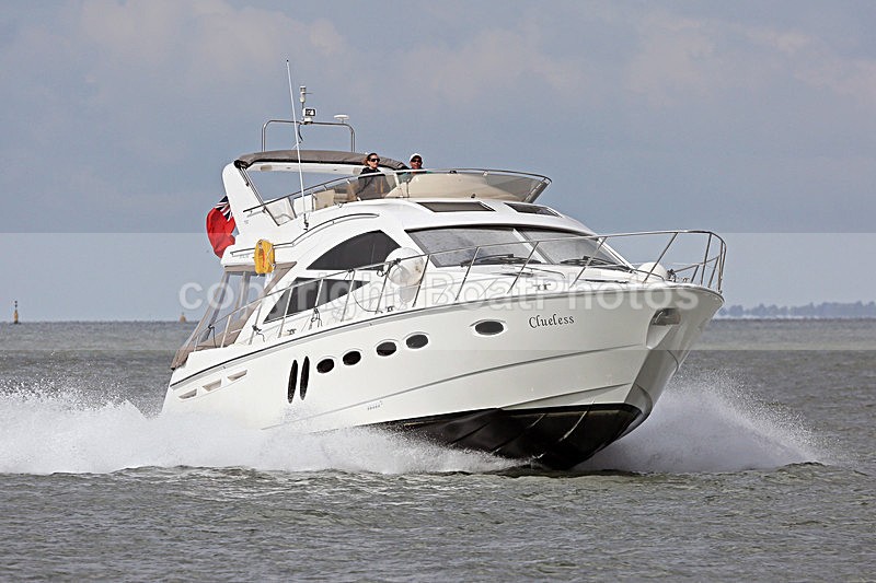 160625 CLUELESS - SEALINE T50 Y92A9119 - Flybridge Cruisers