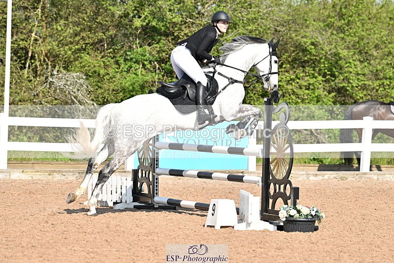 240509A-093416-00168 - Cls 1 British Novice and 90cm Open